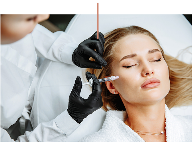 Toni Garrn posing for the camera