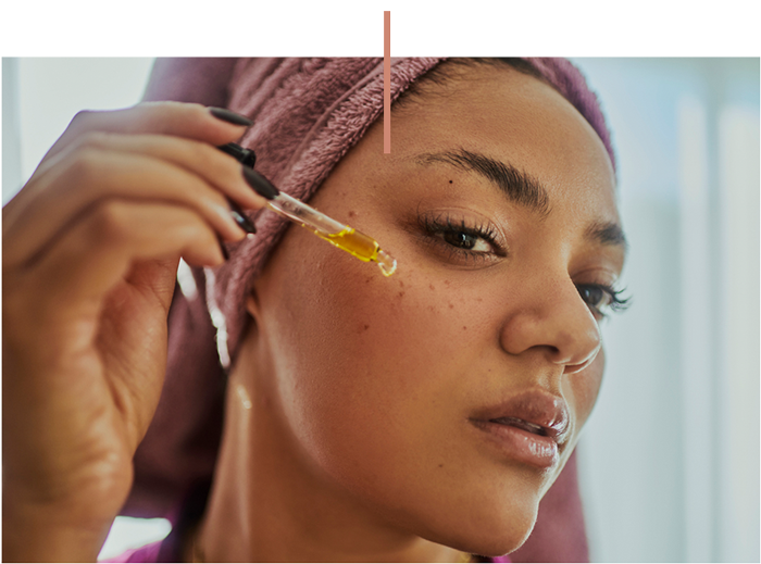 a close up of a woman