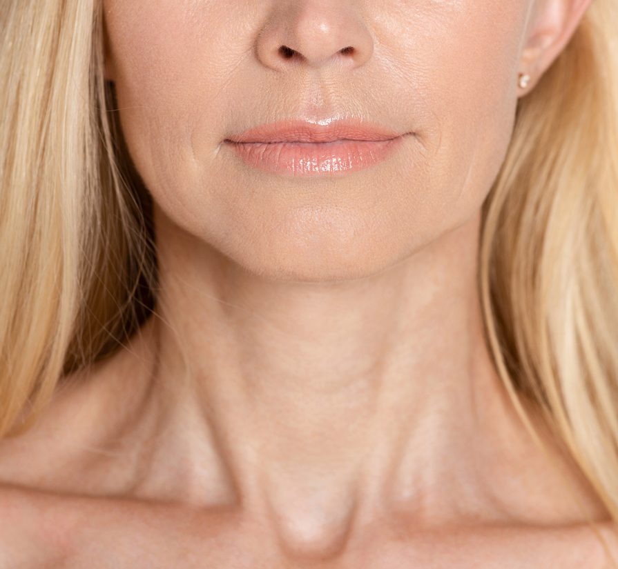 a close up of a woman